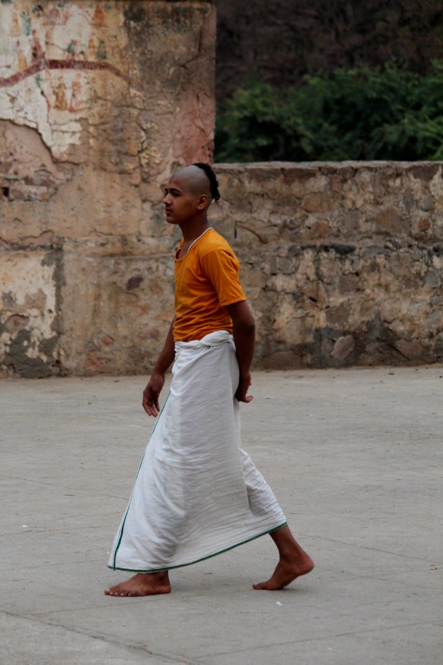 young monk monkey temple jaipur 2